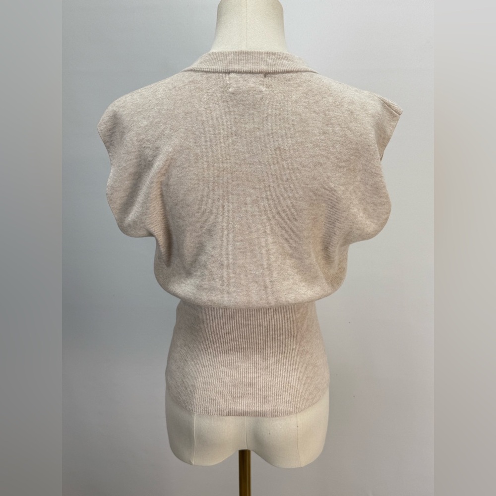 MOLLY BRACKEN Beige Sleeveless crew neck ribbed waist Knit top size S - Picture 3 of 13
